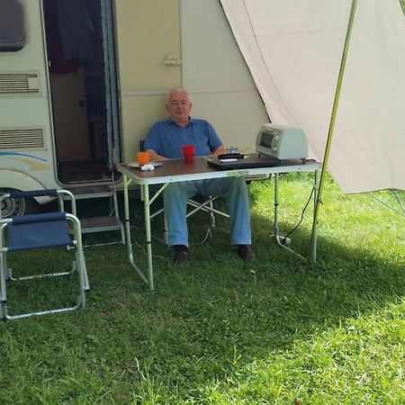 Camping Aviator, Numai Teren, Campare Pentru Rulote Autorulote Personale, Campingul Nu Are Rulote !!! Buşteni Eksteriør bilde