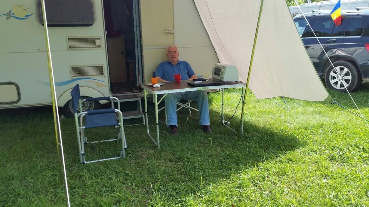Camping Aviator, Numai Teren, Campare Pentru Rulote Autorulote Personale, Campingul Nu Are Rulote !!! Buşteni Eksteriør bilde